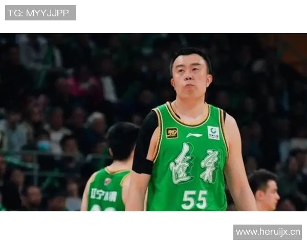 小组4场全胜，辽宁男篮晋级8强，韩德君21分宝刀不老 赵继伟21+13