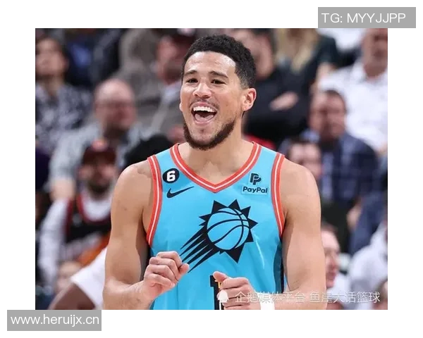 血亏了！布克与戈贝尔卡位抢篮板被吹第6犯 还追加技术犯规送罚球