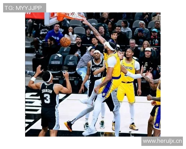 东契奇空砍38+10+10文班亚马16+14 湖人不敌马刺